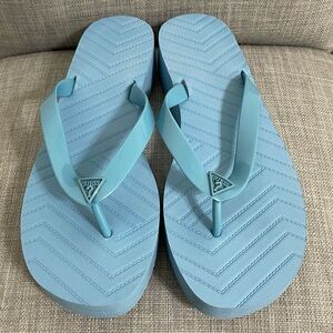 NWOT Guess Blue 1.5” wedge Flip Flops size 10